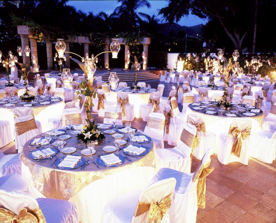 Hotel Dreams Acapulco Restaurant photo